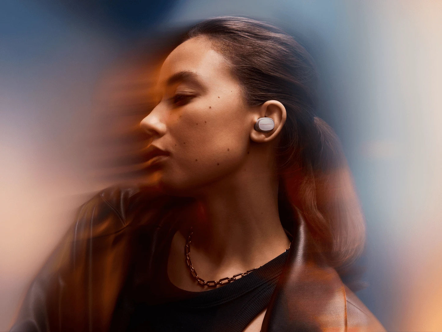 Bowers & Wilkins PI8 True Wireless Earbuds True Wireless Earbuds Bowers-Wilkins-PI8-TWS-Earbuds_13