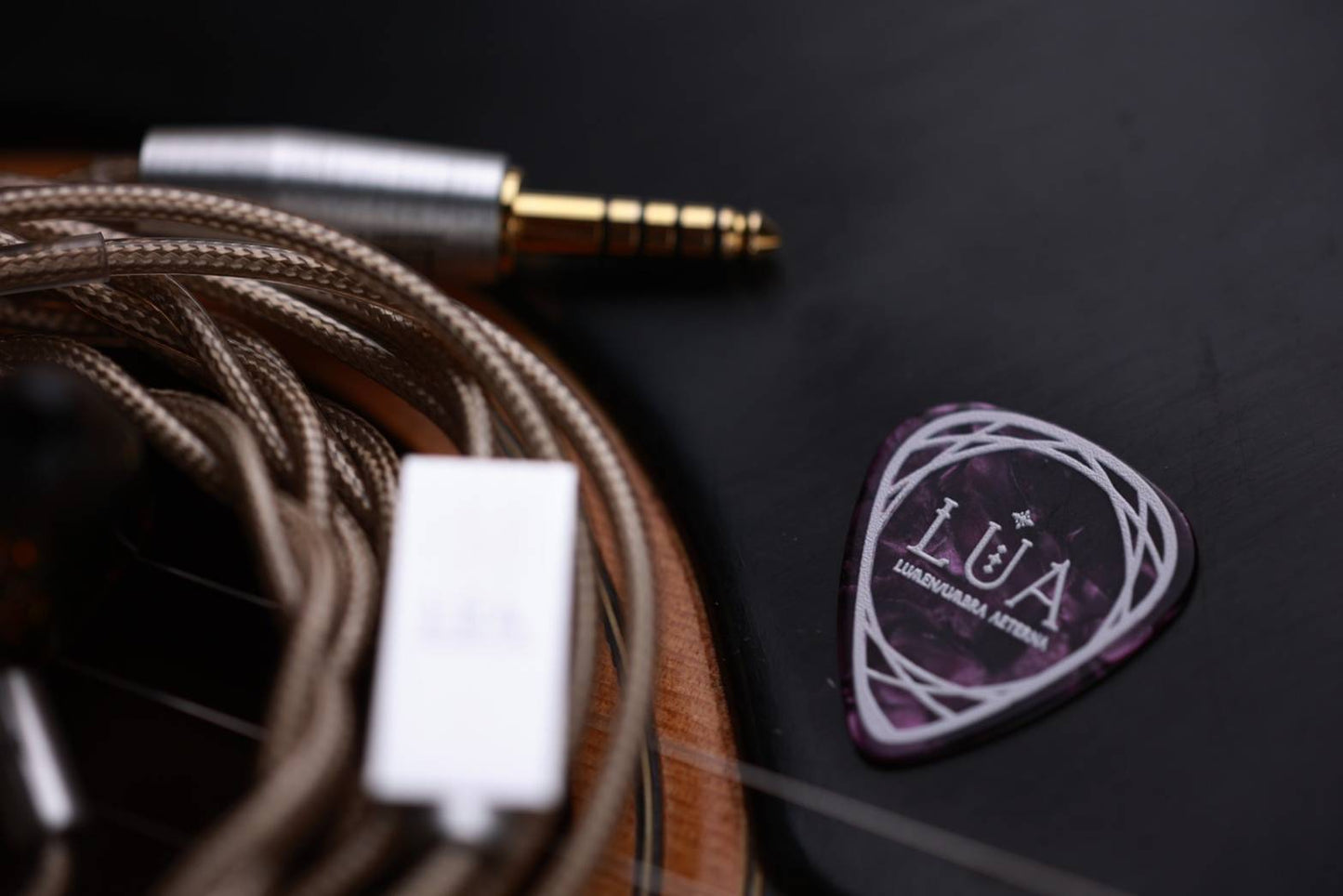 Rossi & Wing LUA Gaze Headphone Upgrade Cable | 4.4 mm (balanced) & CM 0.78 (2-PIN)