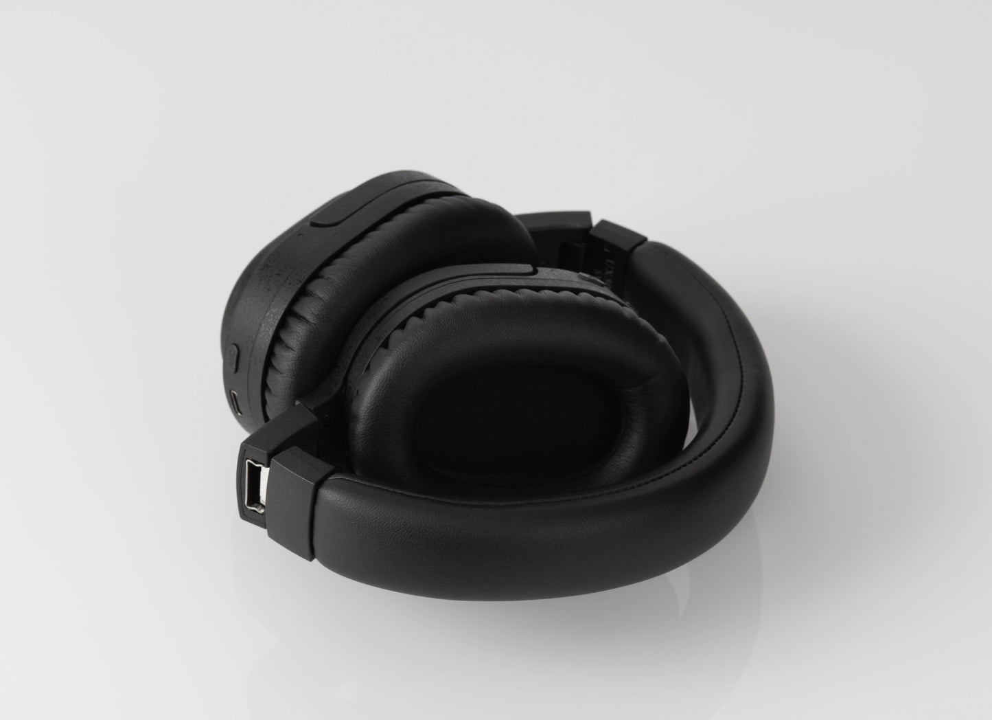 Final UX3000 SV Wireless Over-Ear Headphones with Hybrid ANC