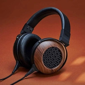 Over-ear/On-ear Wired Headphones