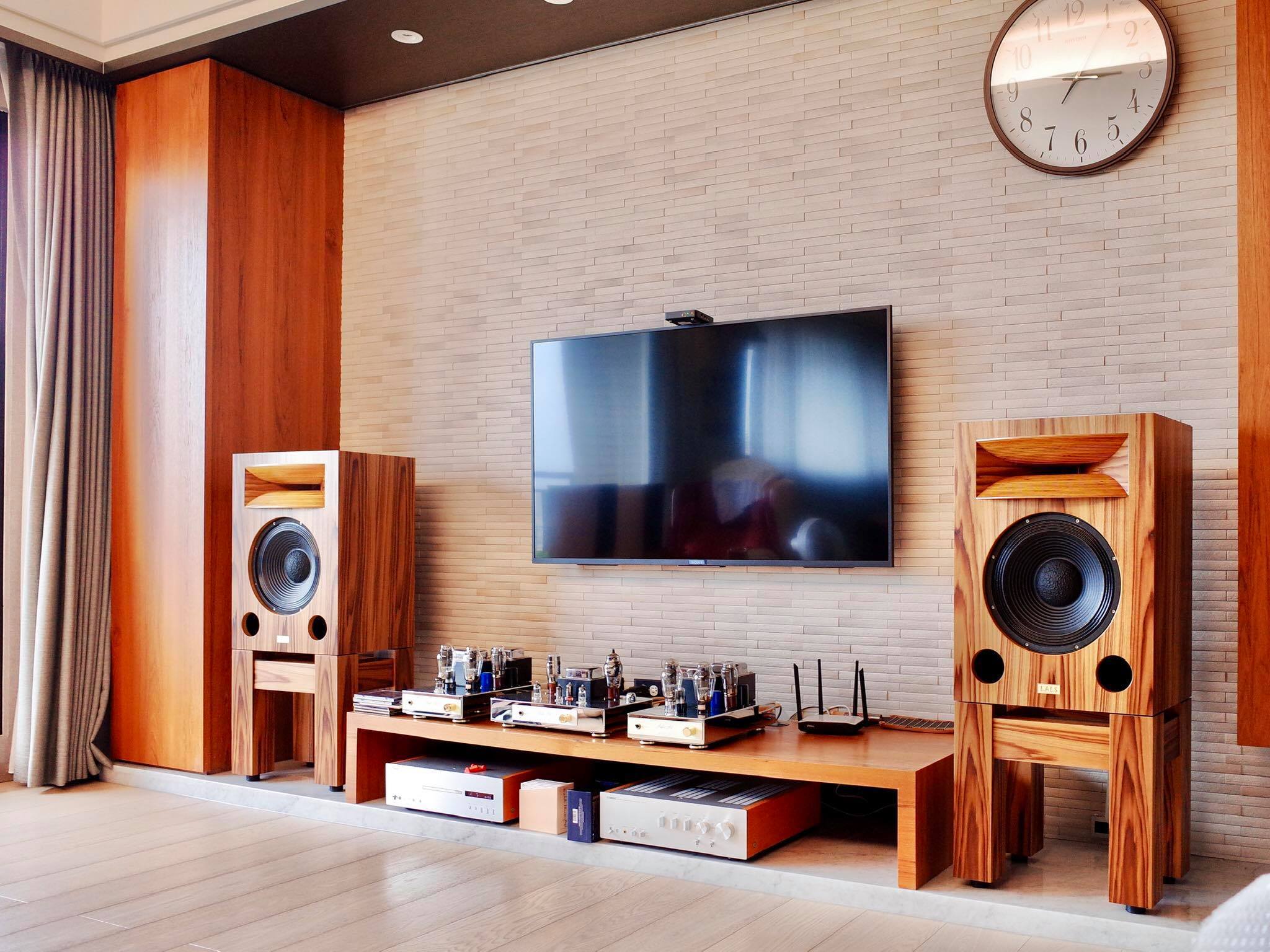 LALS Classical 12 EX Wooden Horn Bookshelf Speakers with Stands